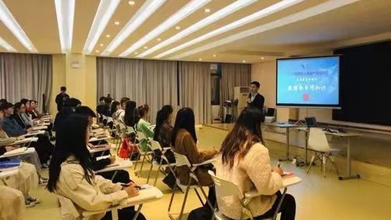 在选择培训学校时，要警惕以下话术禁忌：
