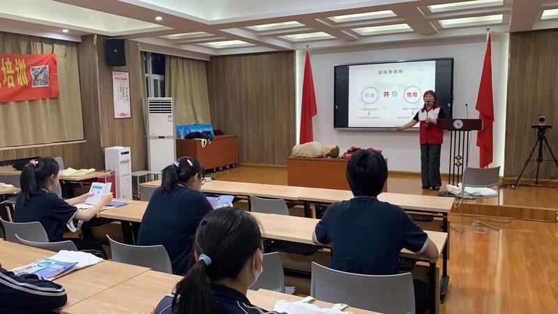 广州研究生辅导班的价格受到多种因素的影响，主要包括以下几点：